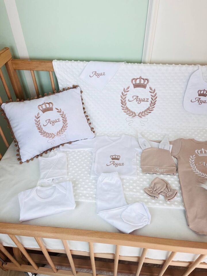Nakışlı Beyaz Bej Hastane Çıkış Seti Yastıklı Tam Set
