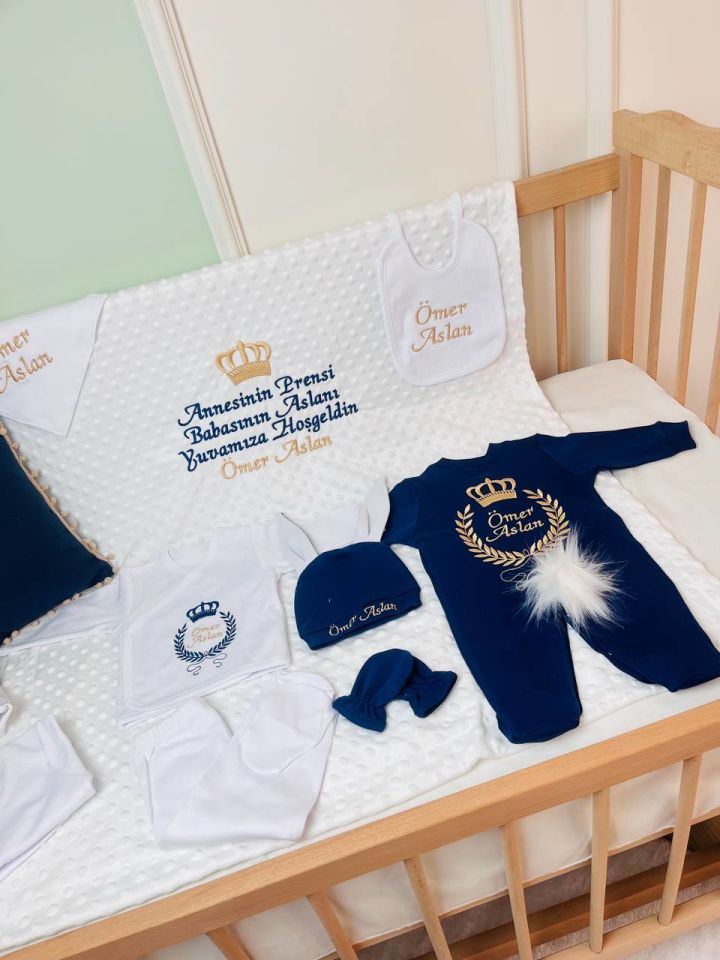 Nakışlı Beyaz Lacivert Hastane Çıkış Seti Yastıklı Tam Set