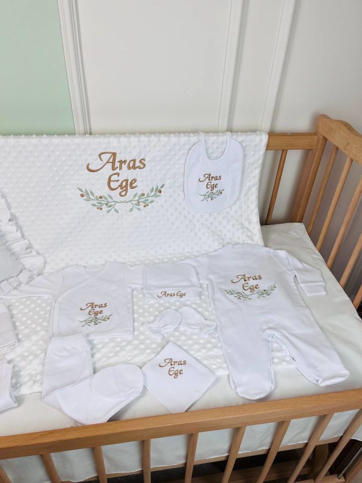 Nakışlı Beyaz Hastane Çıkış Seti Yastıklı Tam Set