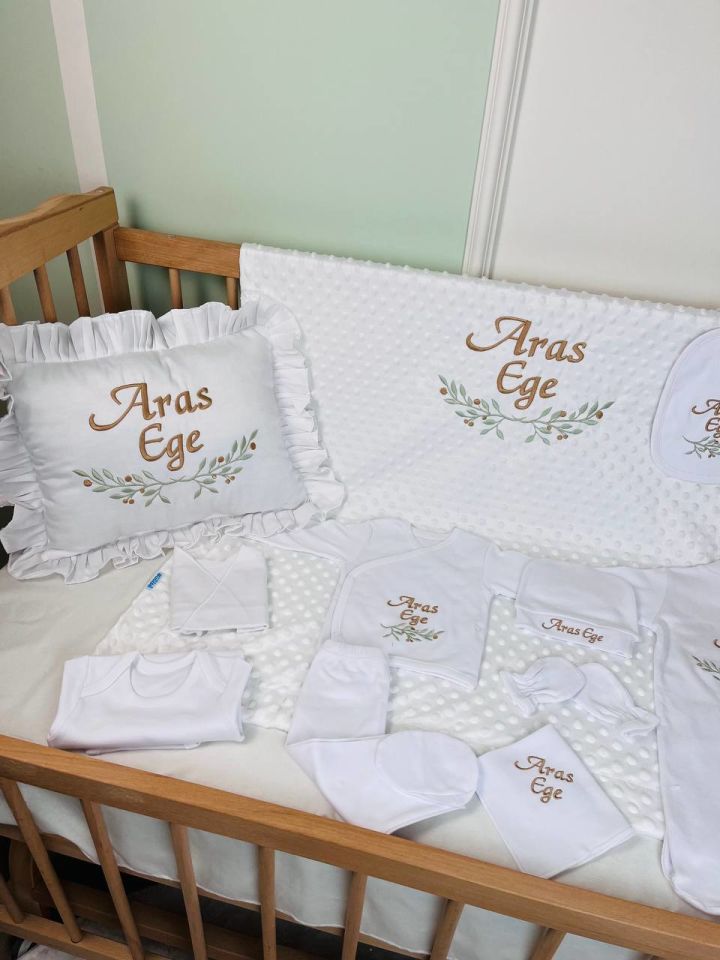 Nakışlı Beyaz Hastane Çıkış Seti Yastıklı Tam Set