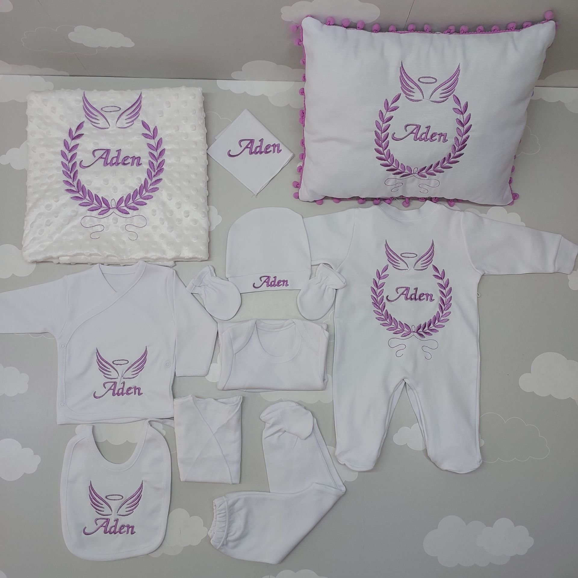 Nakışlı Beyaz Mor Hastane Çıkış Seti Yastıklı Tam Set