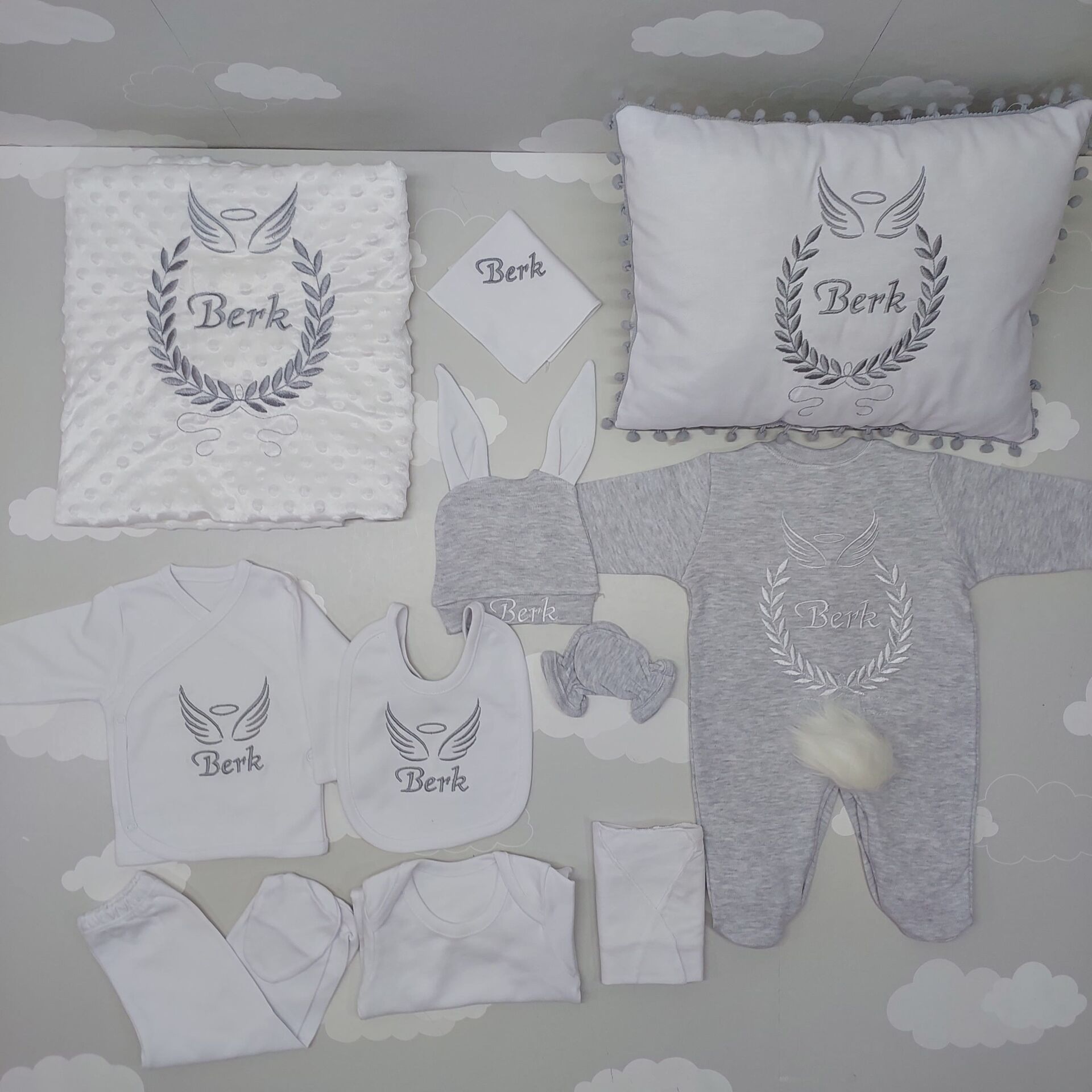 Nakışlı Beyaz Gri Hastane Çıkış Seti Yastıklı Tam Set