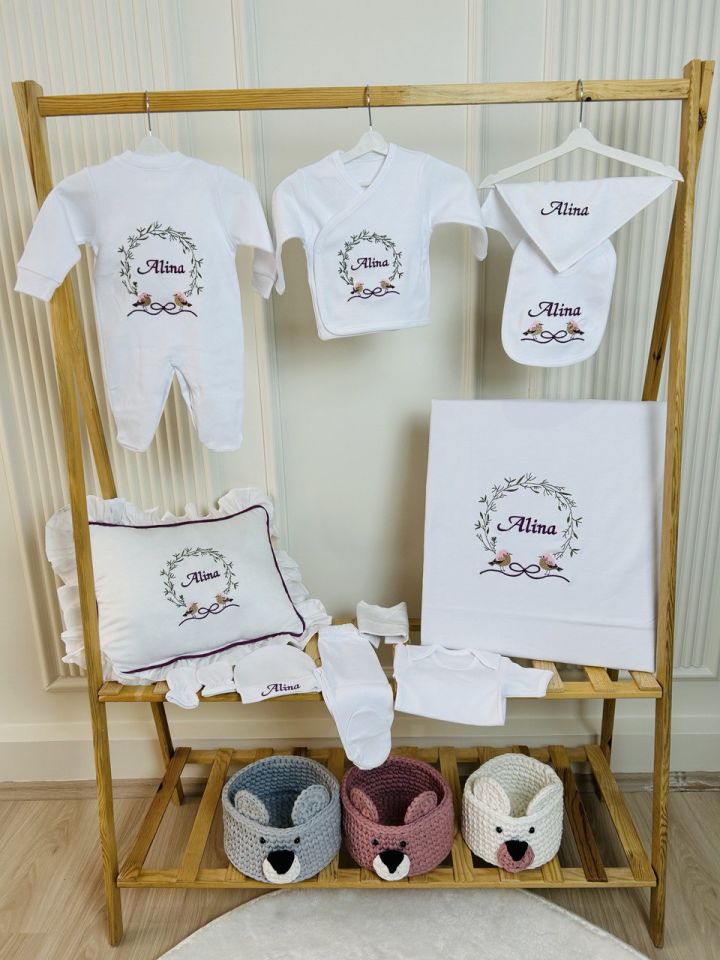 Nakışlı Beyaz Mor Desen Yastıklı Tam Hastane Çıkış Seti