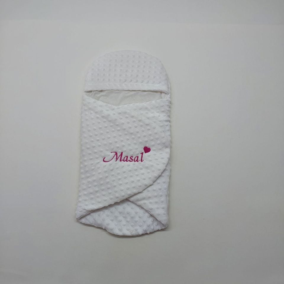 Beyaz İsme Özel Nakışlı Nohut Kundak