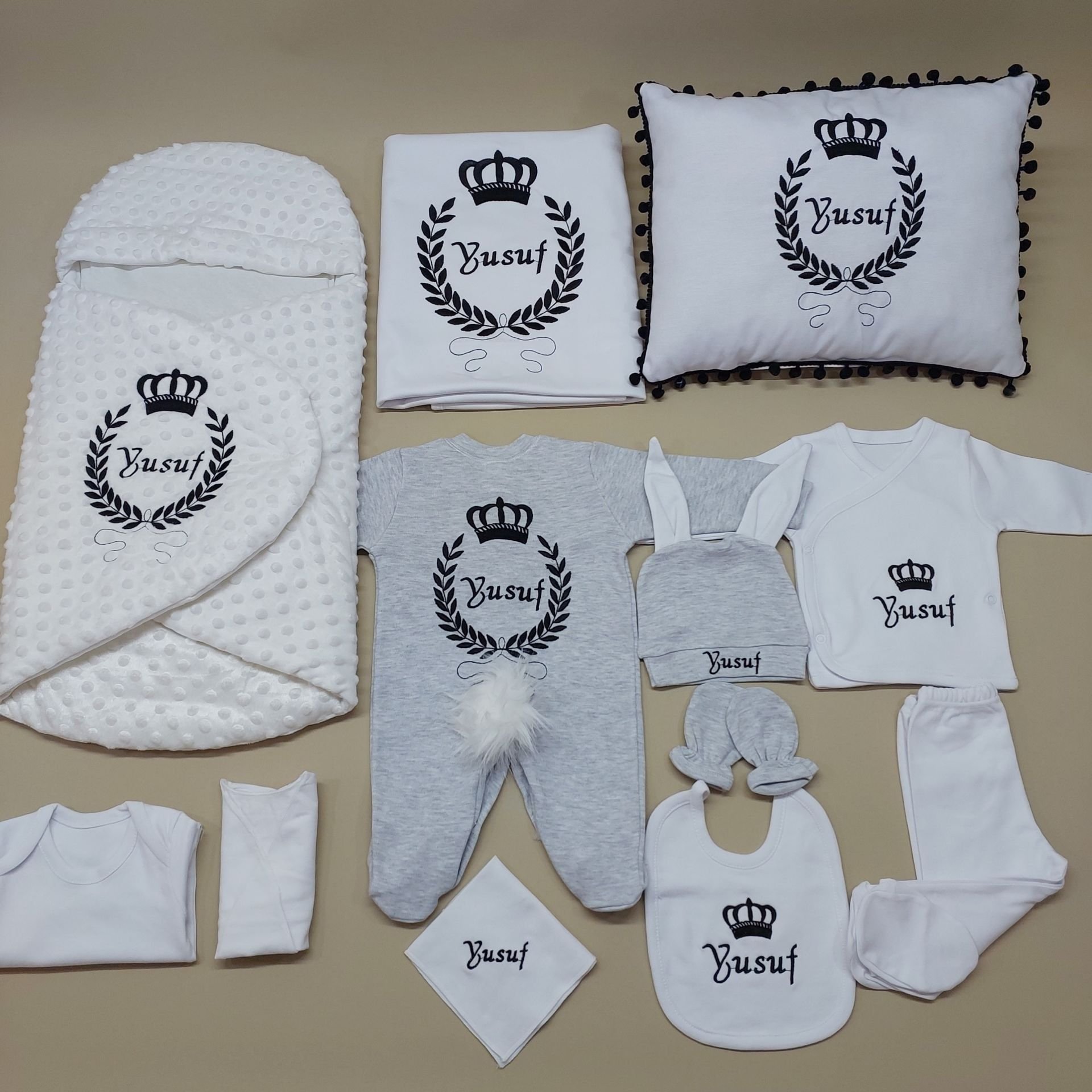 Avantajlı 12 Parça Siyah Desenli Nakışlı Set