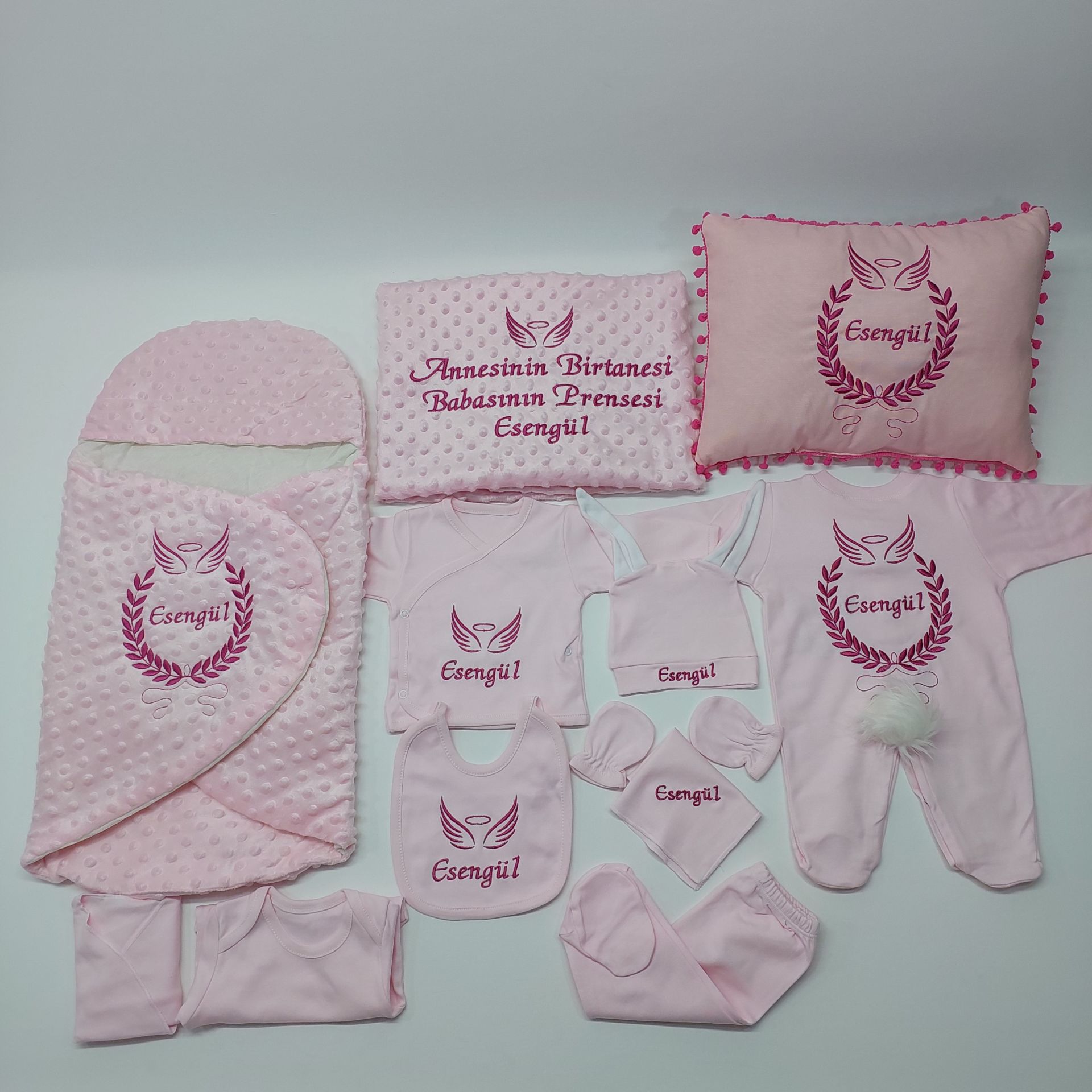 Avantajlı 12 Parça Pembe Nakışlı Set