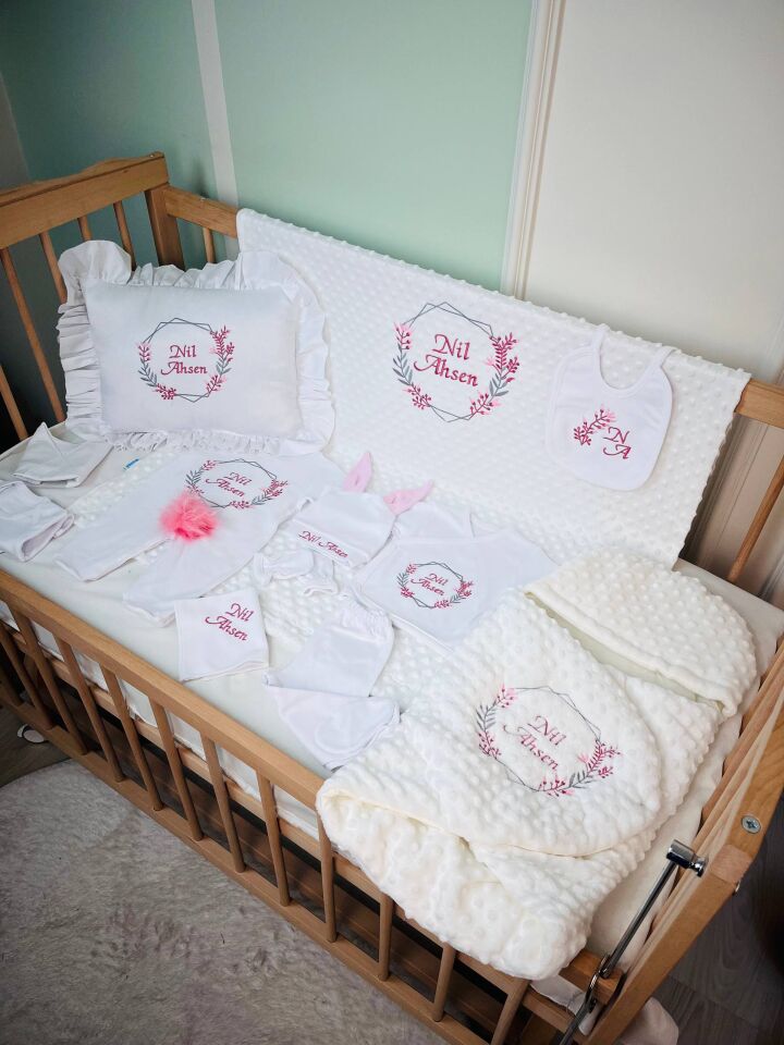 Avantajlı 12 Parça Tomurcuk Çerçeve Model Nakışlı Set