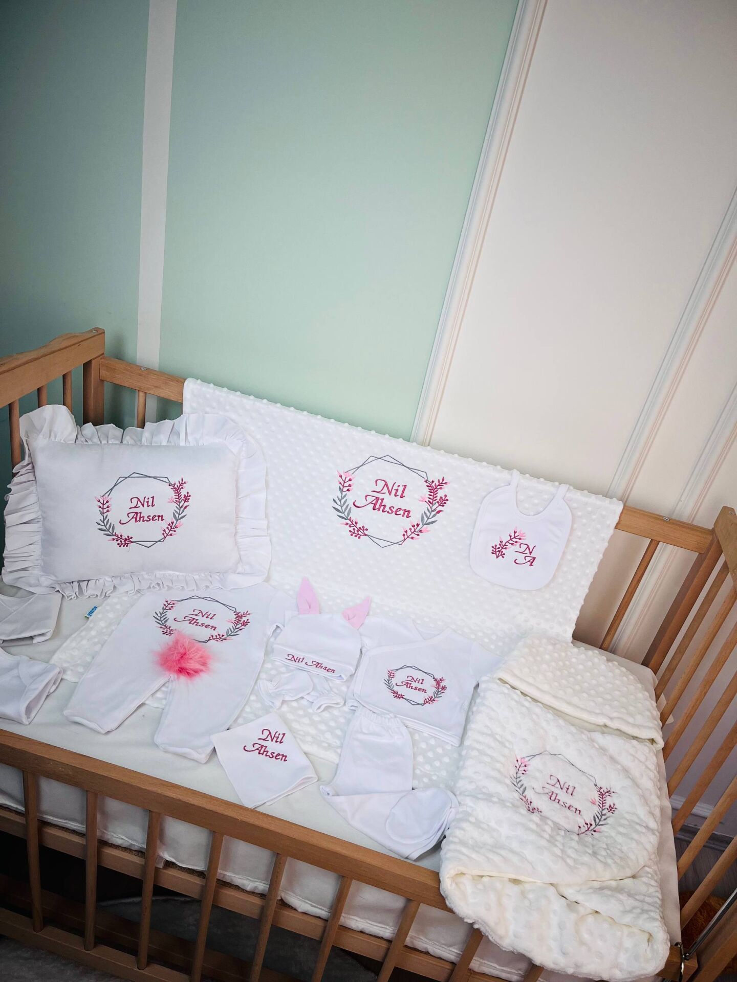 Avantajlı 12 Parça Tomurcuk Çerçeve Model Nakışlı Set