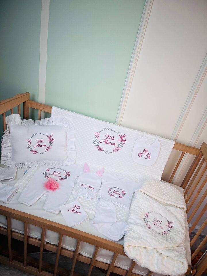 Avantajlı 12 Parça Tomurcuk Çerçeve Model Nakışlı Set