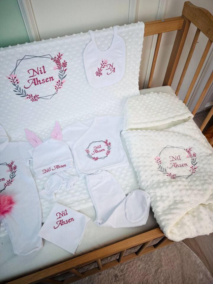 Avantajlı 12 Parça Tomurcuk Çerçeve Model Nakışlı Set