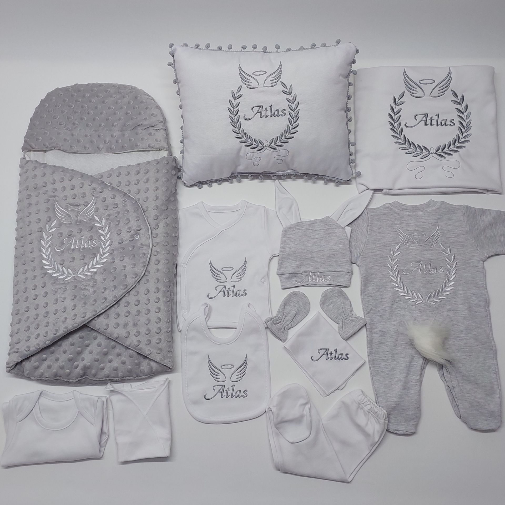 Avantajlı 12 Parça Gri Beyaz Nakışlı Set