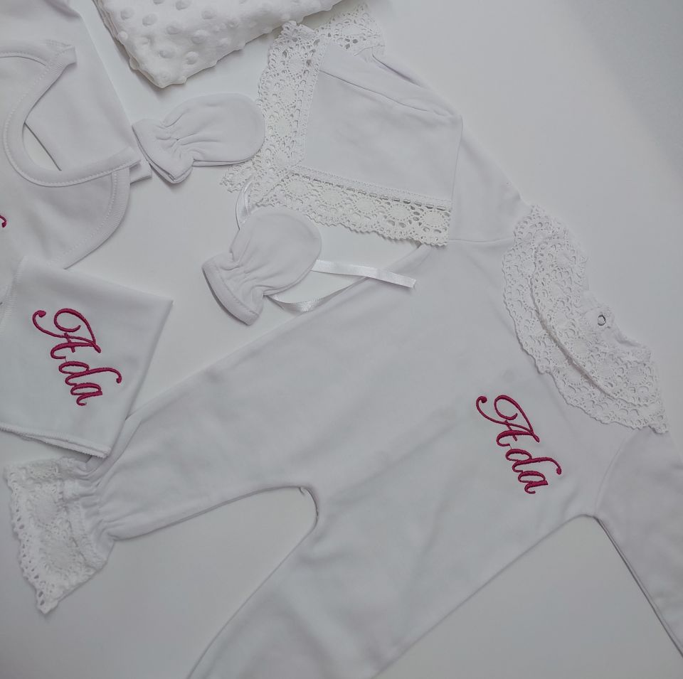 Nakışlı Dantelli Beyaz 10 Parça Hastane Çıkış Seti