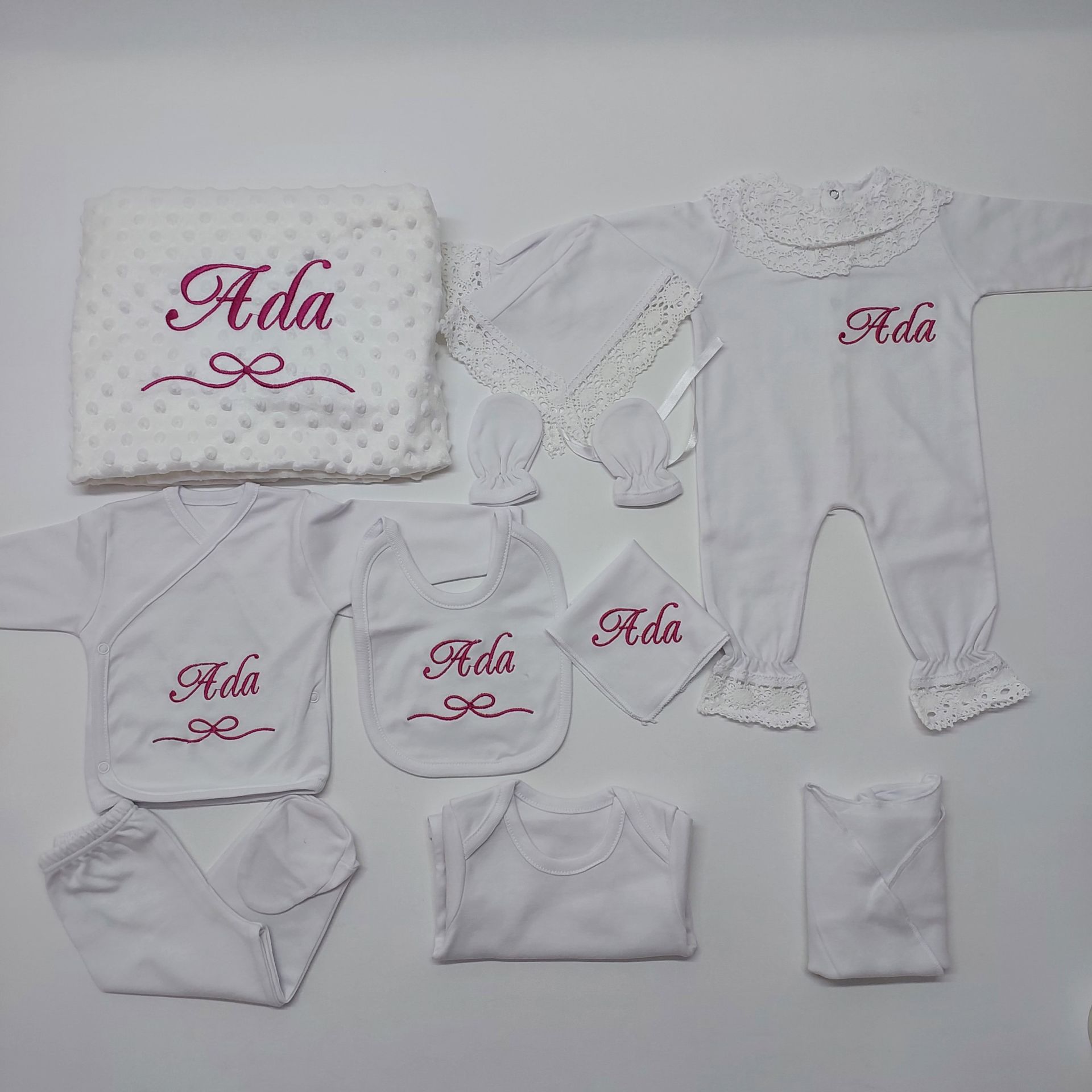 Nakışlı Dantelli Beyaz 10 Parça Hastane Çıkış Seti