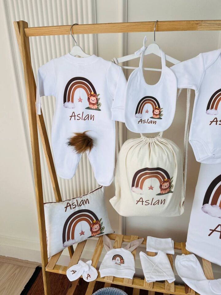 12 Parça Baskılı Gökkuşağı Aslan Desenli Hastane Çıkış Set