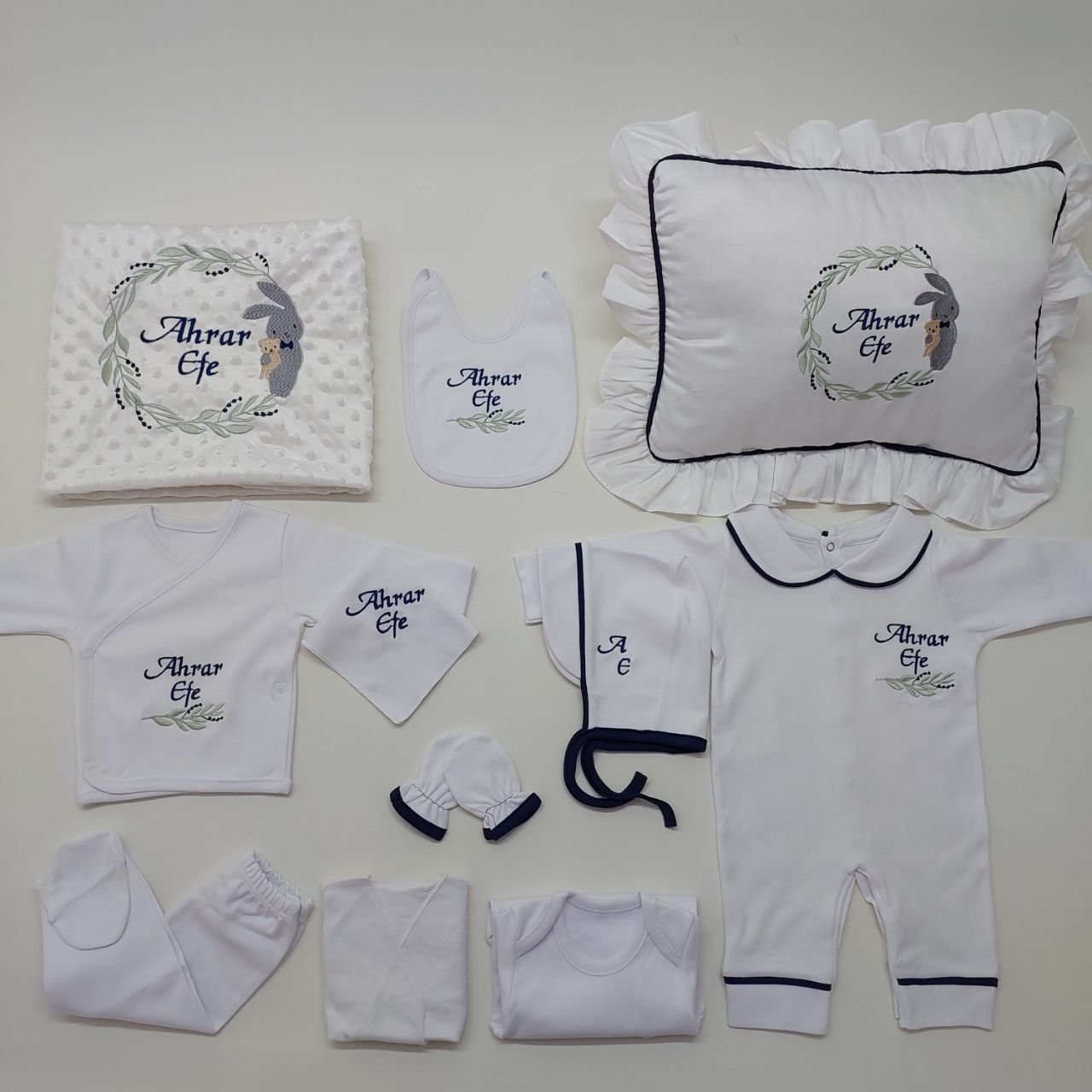 Lacivert Biyeli Nakışlı Tavşan Desenli Hastane Çıkış Seti