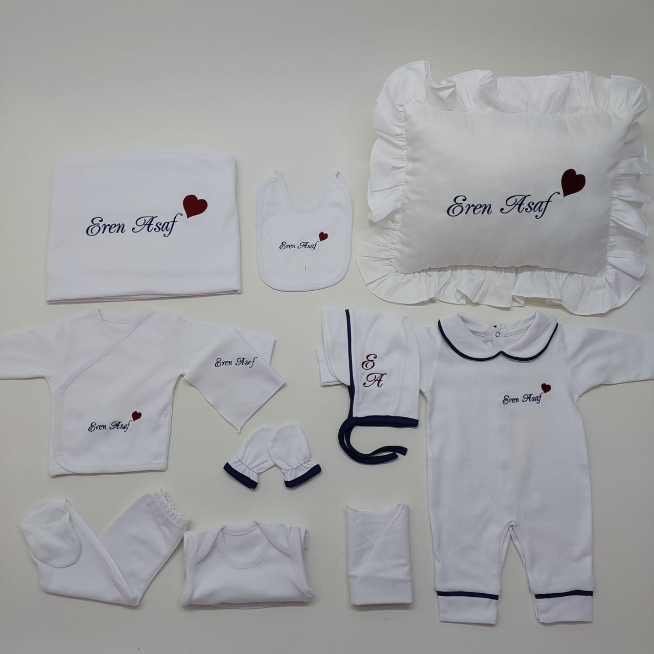 Lacivert Biyeli Nakışlı İsimli Kalp Detay Hastane Çıkış Seti