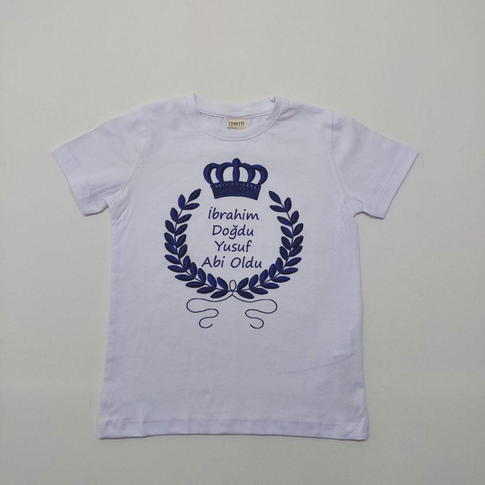 Çelenk Desenli Abi-Abla Oldum Yazılı Tişört