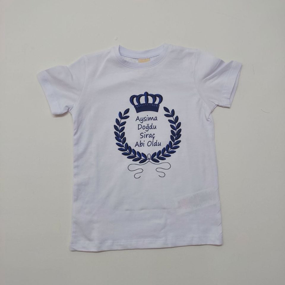 Çelenk Desenli Abi-Abla Oldum Yazılı Tişört