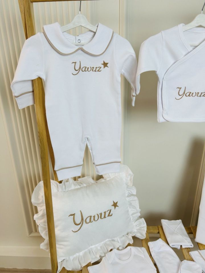 Latte Biyeli Nakışlı Yıldız Desenli Hastane Çıkış Seti