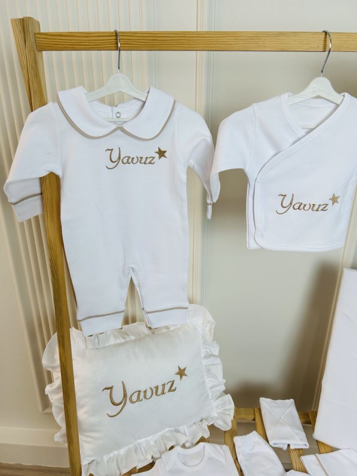 Latte Biyeli Nakışlı Yıldız Desenli Hastane Çıkış Seti