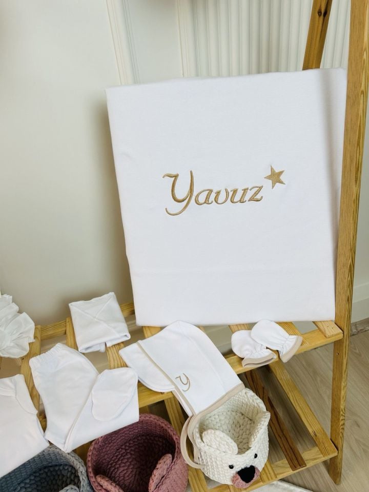 Latte Biyeli Nakışlı Yıldız Desenli Hastane Çıkış Seti