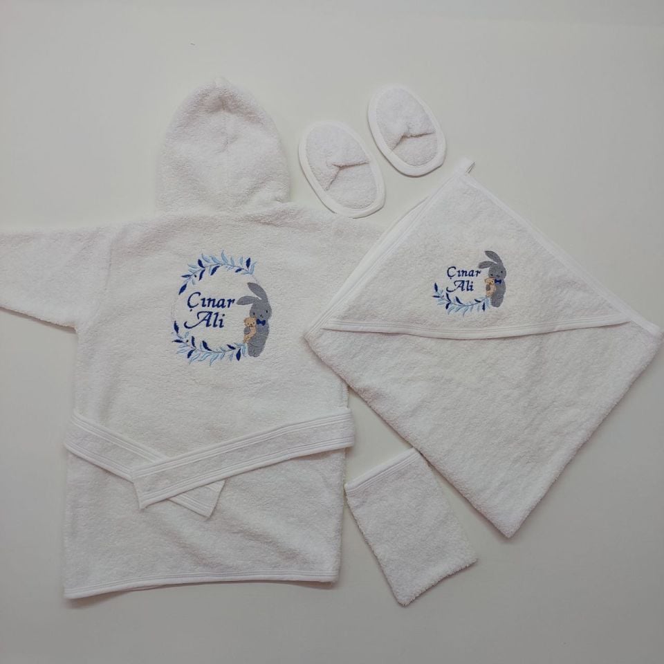 Beyaz Mavi Tavşan Desenli Bornoz Takımı