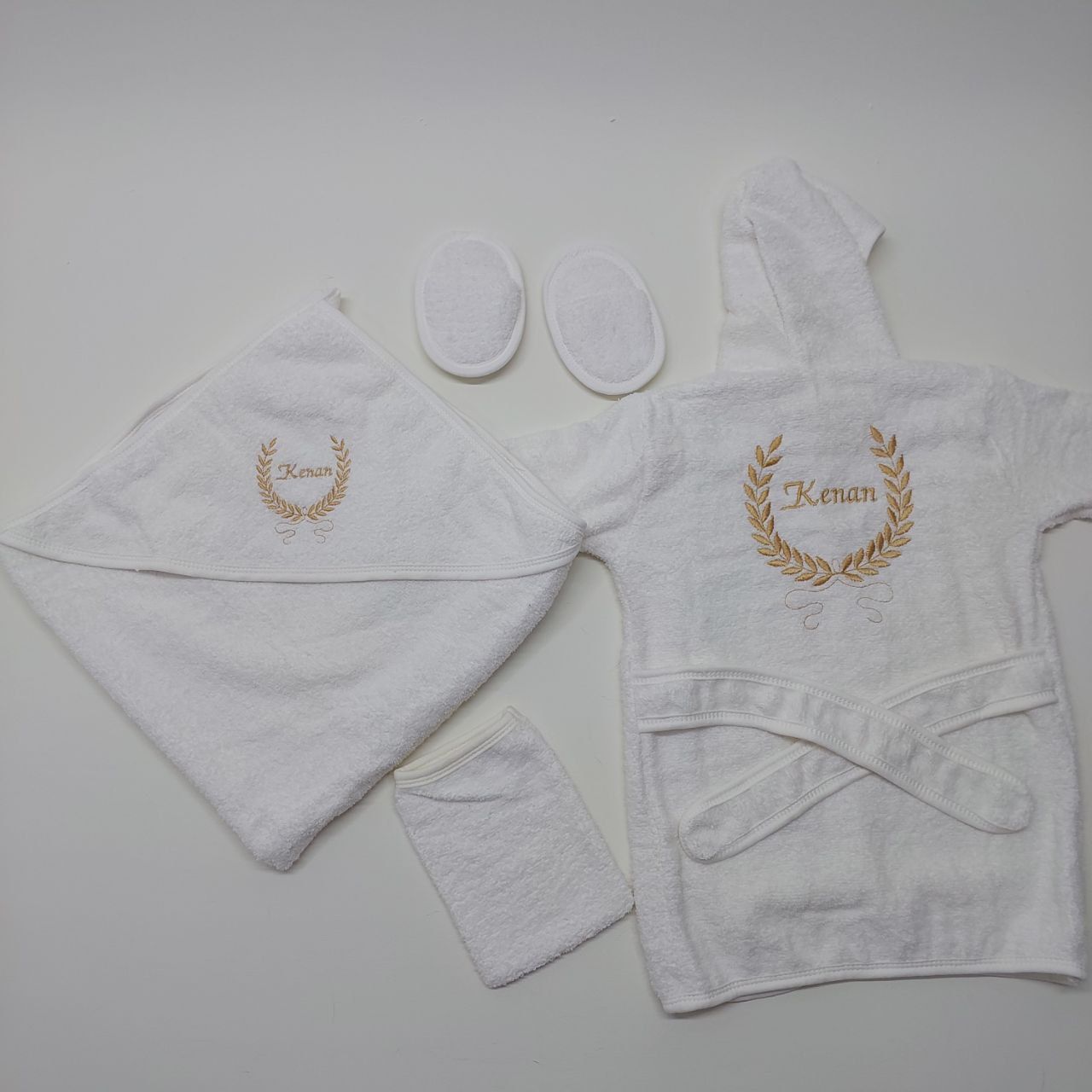 Beyaz Gold Başak Desenli Bornoz Takımı