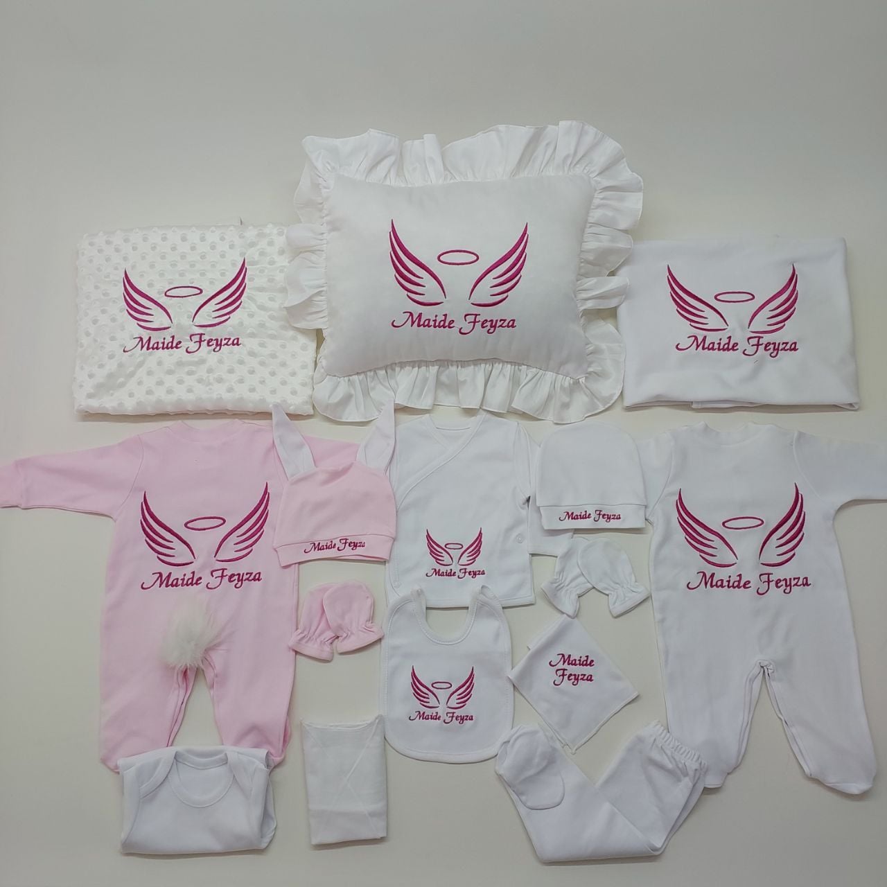 Nakışlı 15 Parça Pembe Kanat Desenli Hastane Çıkış Seti