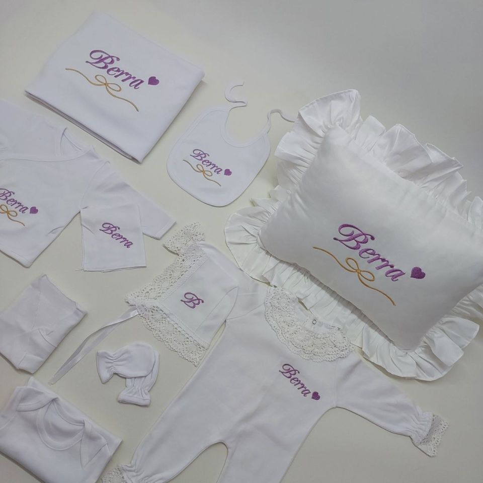 Beyaz Lila Kalp Nakışlı Dantelli Tulumlu Hastane Çıkış Seti