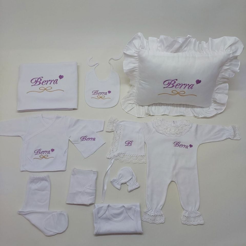 Beyaz Lila Kalp Nakışlı Dantelli Tulumlu Hastane Çıkış Seti