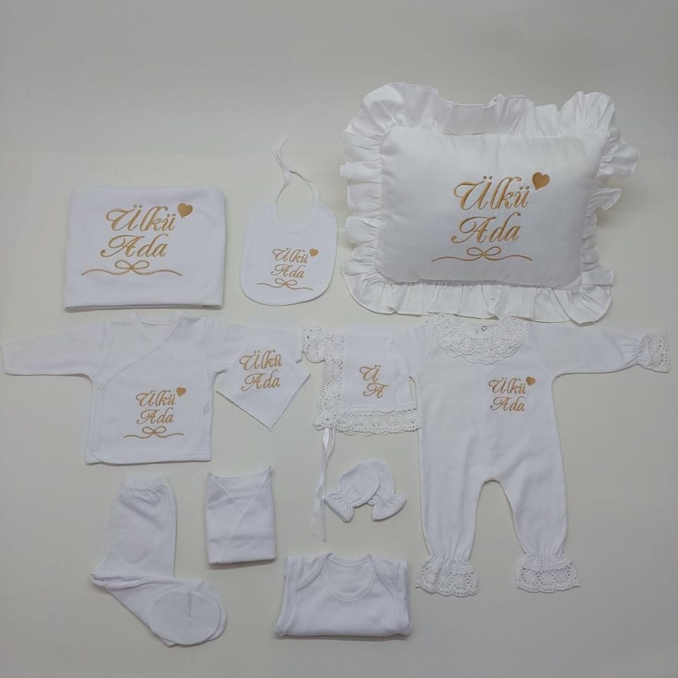 Beyaz Gold Kalp Nakışlı Dantelli Tulumlu Hastane Çıkış Seti