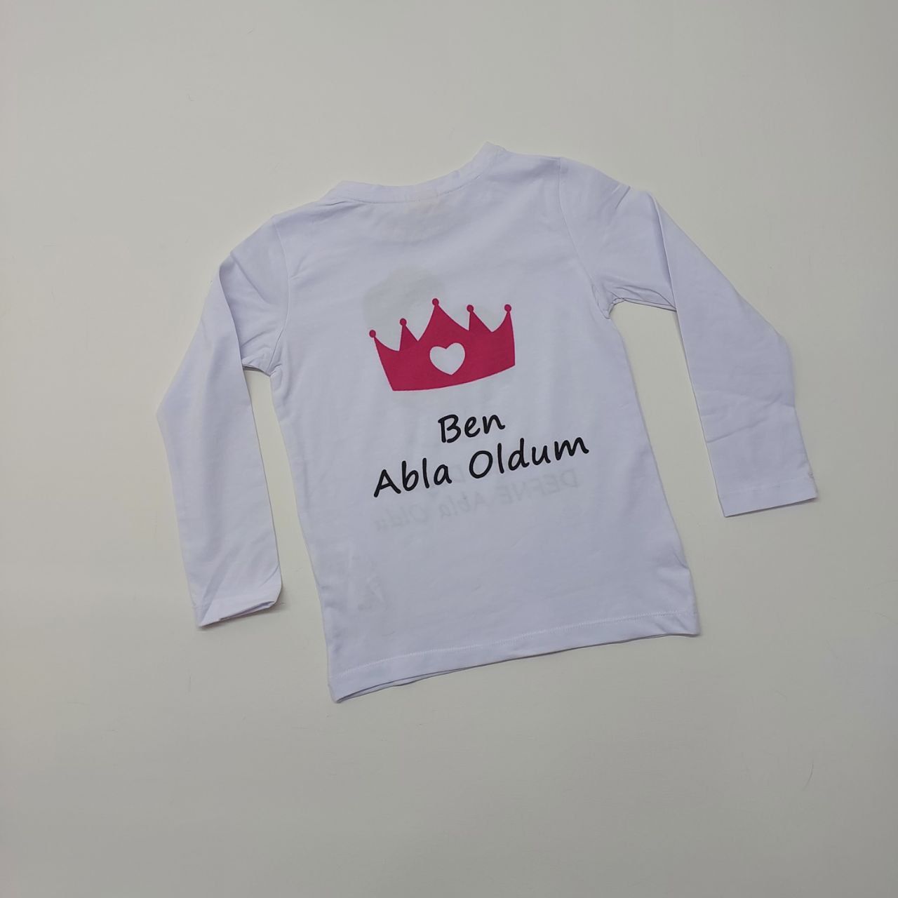 Kalp Taç Desenli Baskılı Abi-Abla Oldum Yazılı Tişört