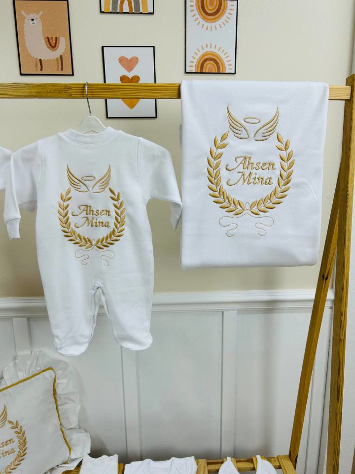Nakışlı Gold Desenli Hastane Çıkış Seti Yastıklı Tam Set