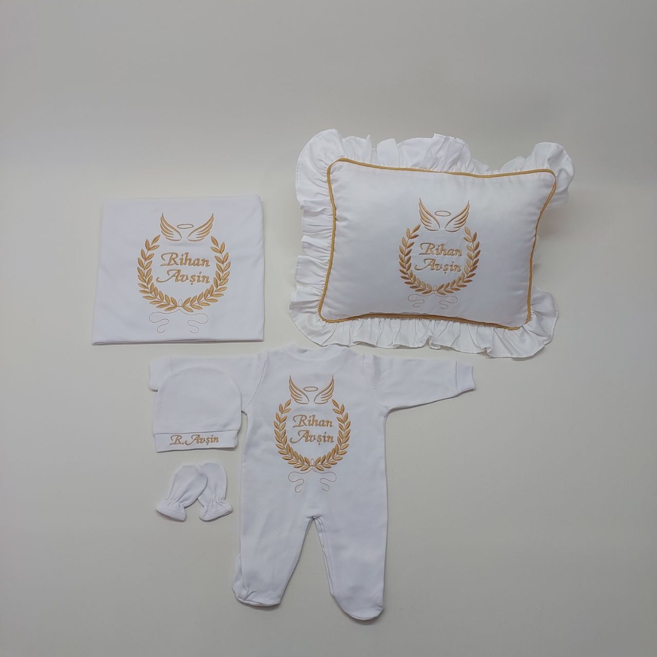 Kanat Desenli Nakışlı Beş Parça Hastane Çıkışı