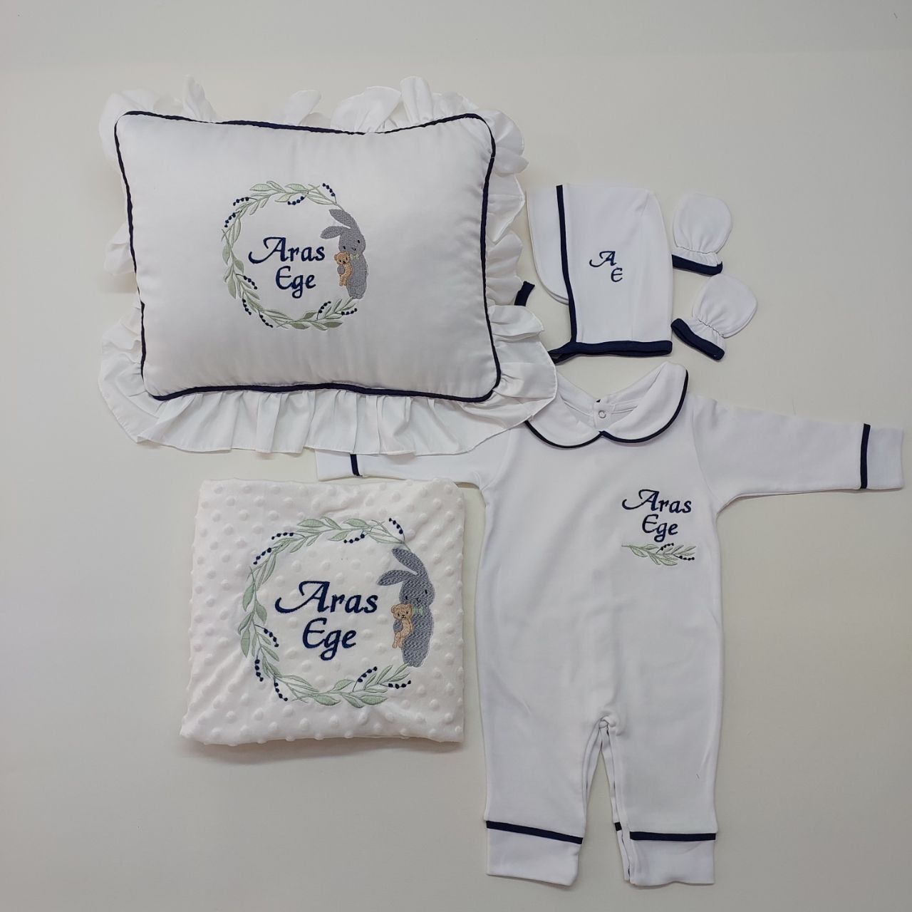 Yeşil Gri Tavşan Desenli Nakışlı Beş Parça Hastane Çıkışı