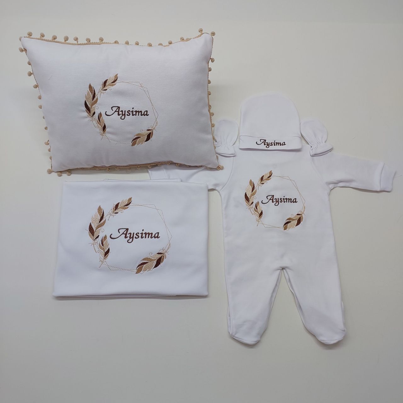 Kahverengi Tüy Desenli Nakışlı Beş Parça Hastane Çıkışı