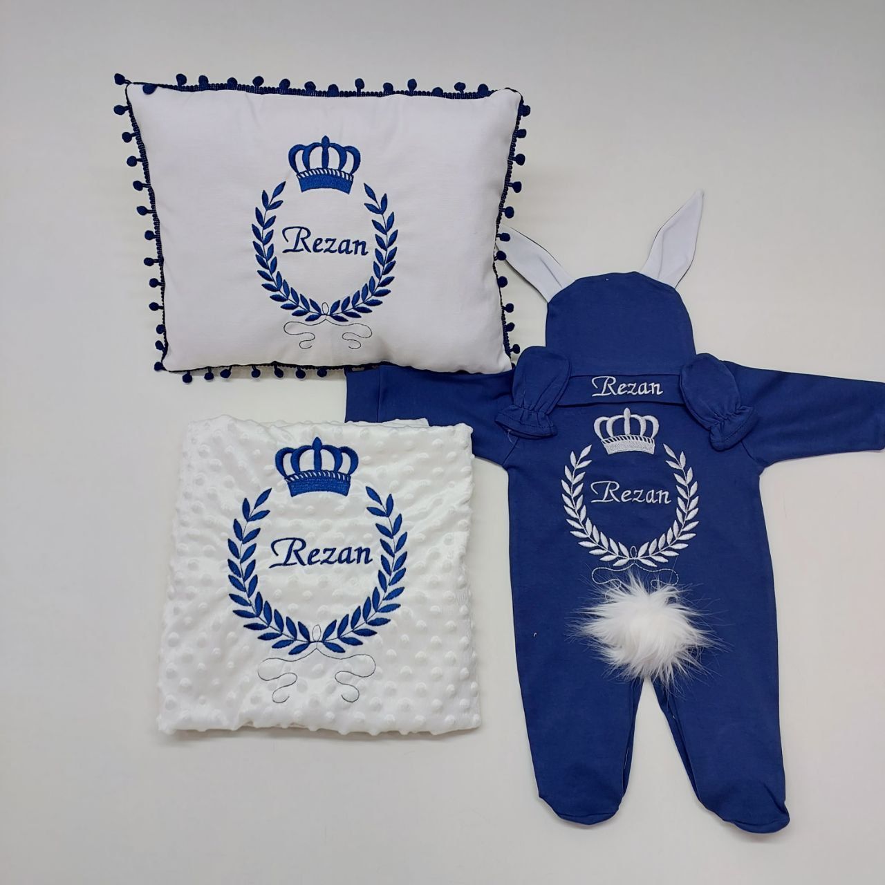 Lacivert Taç Desenli Nakışlı Beş Parça Hastane Çıkışı