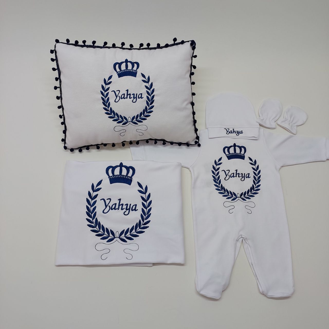 Lacivert Taç Desenli Nakışlı Beş Parça Hastane Çıkışı