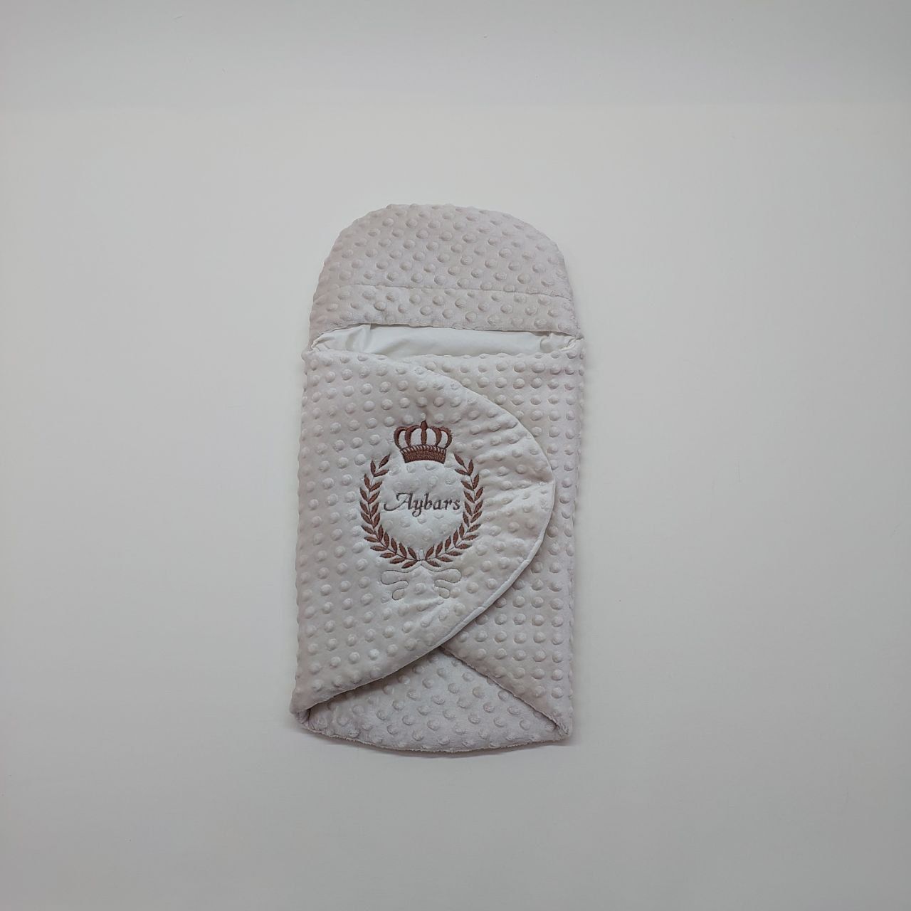 Kahverengi Taç Desenli Nakışlı Nohut Kundak