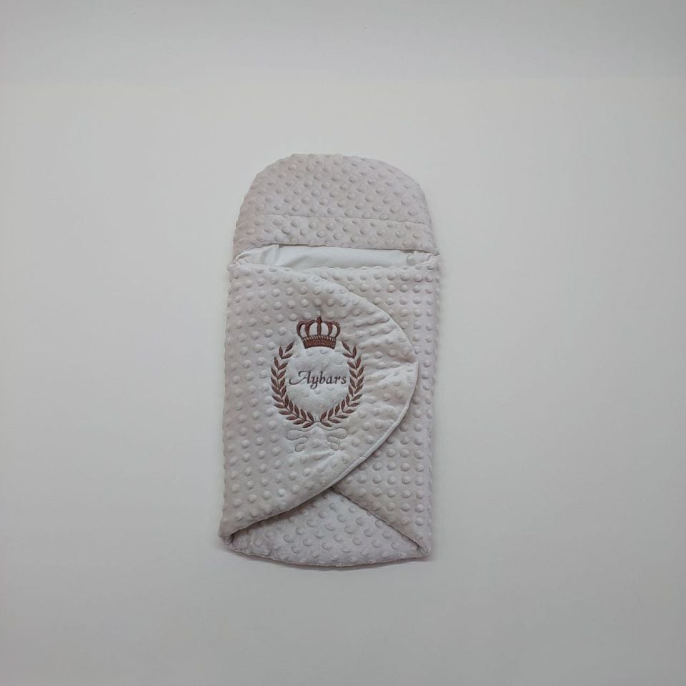 Kahverengi Taç Desenli Nakışlı Nohut Kundak