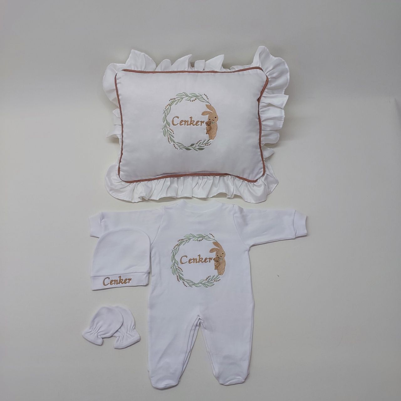 Tavşan Desenli Nakışlı Dört Parça Hastane Çıkışı