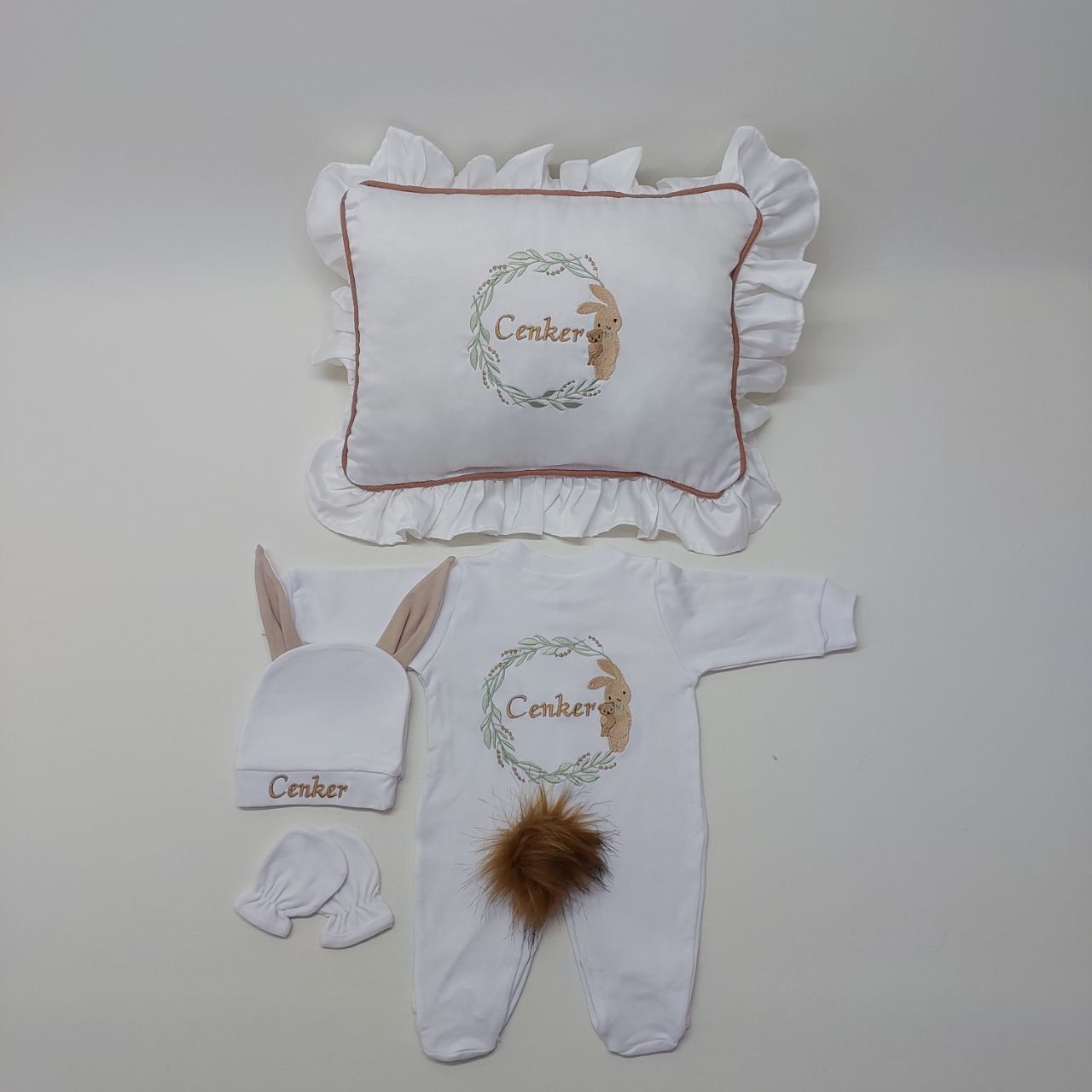 Tavşan Desenli Nakışlı Dört Parça Hastane Çıkışı