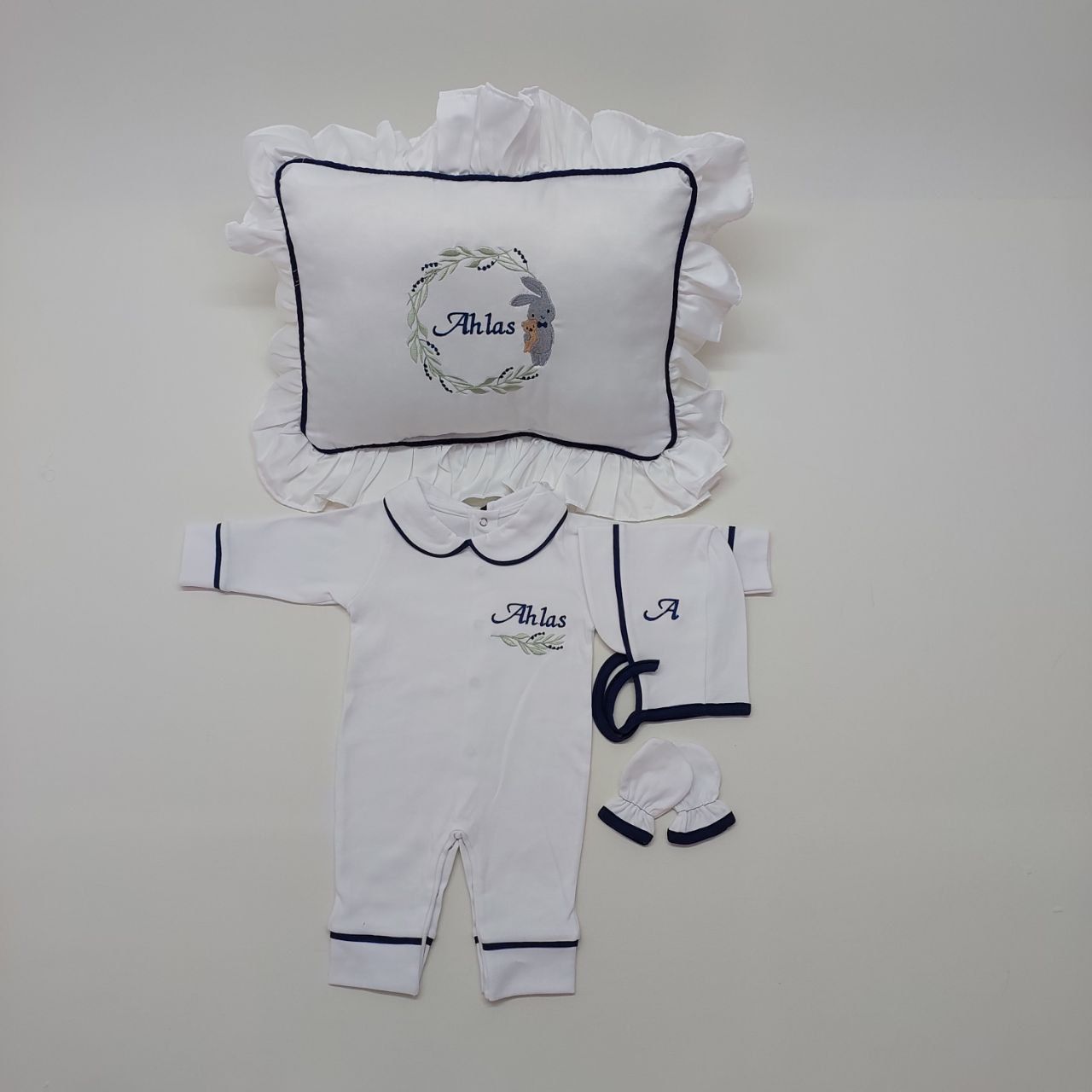 Gri Tavşan Desenli Nakışlı Dört Parça Hastane Çıkışı