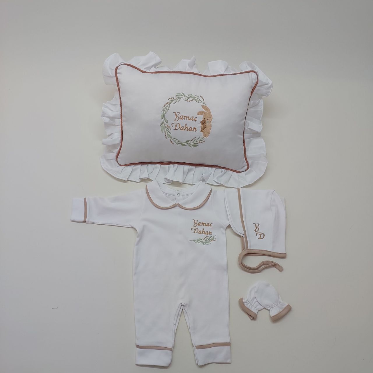 Kahverengi Tavşan Desenli Nakışlı Dört Parça Hastane Çıkışı