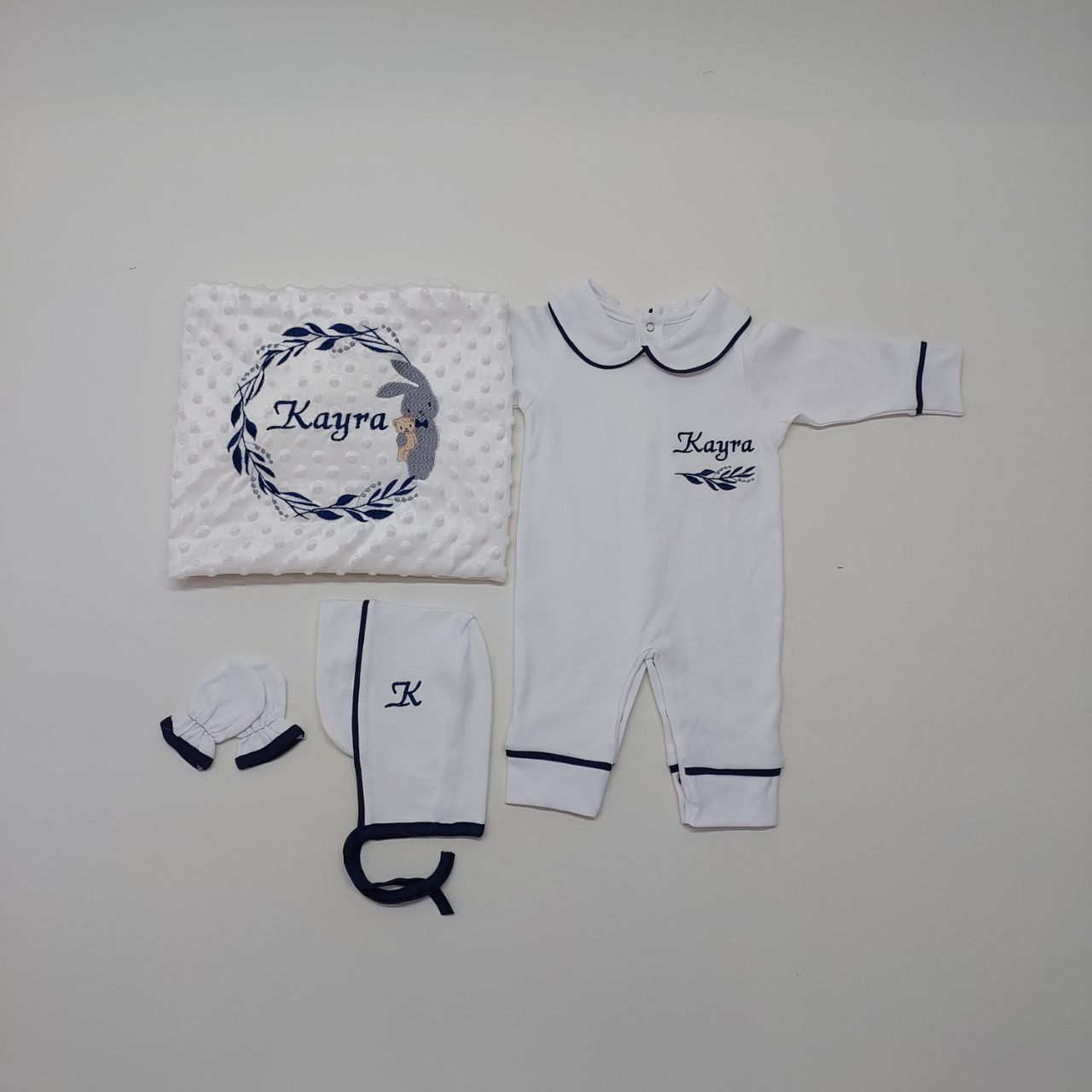 Gri Tavşan Desenli Nakışlı Dört Parça Hastane Çıkışı