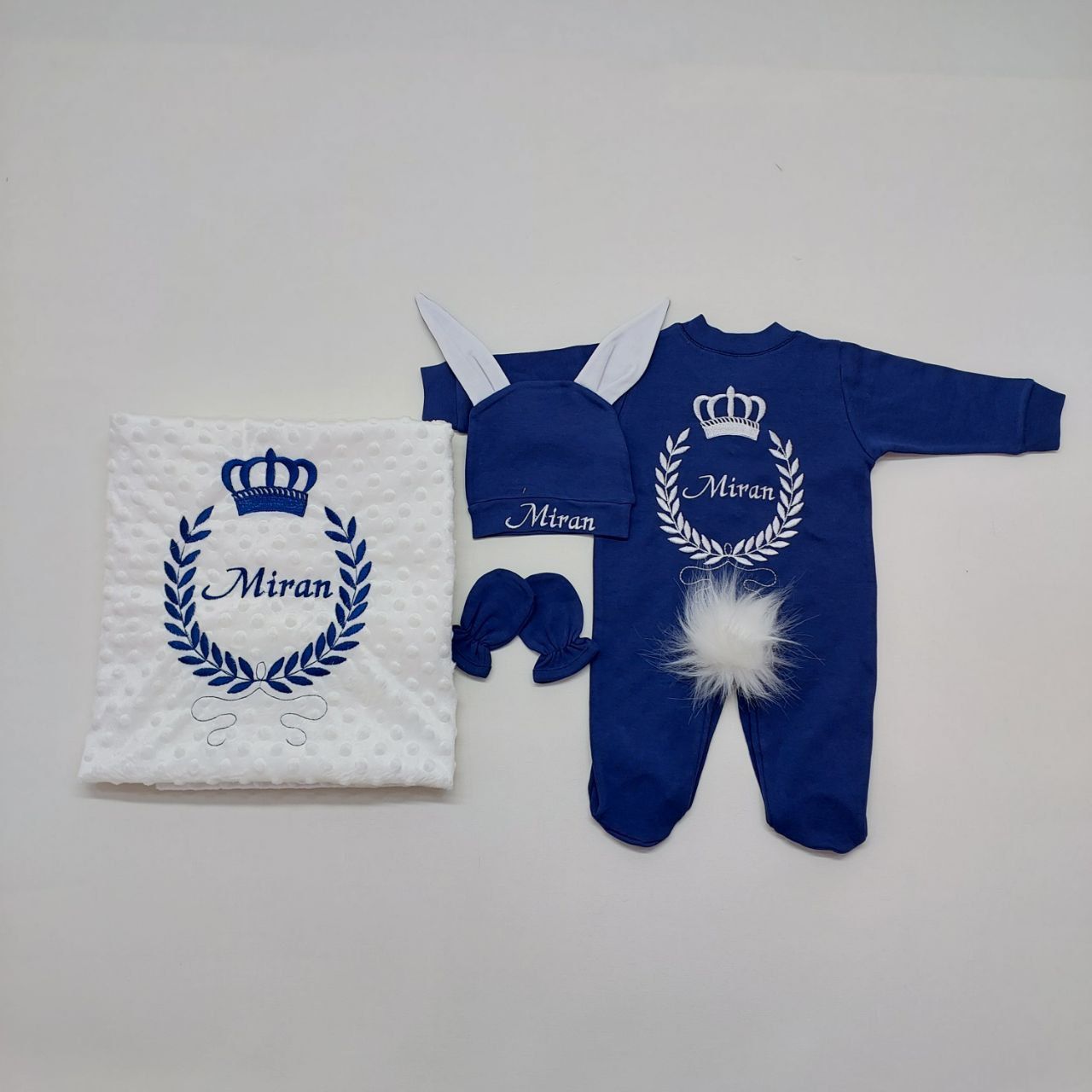 Taçlı Desenli Nakışlı Dört Parça Hastane Çıkışı