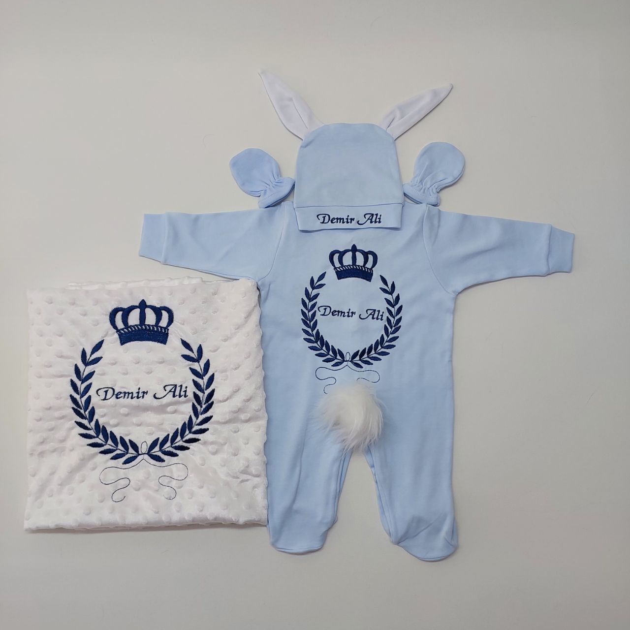 Mavi Lacivert Taç Desenli Nakışlı Dört Parça Hastane Çıkışı