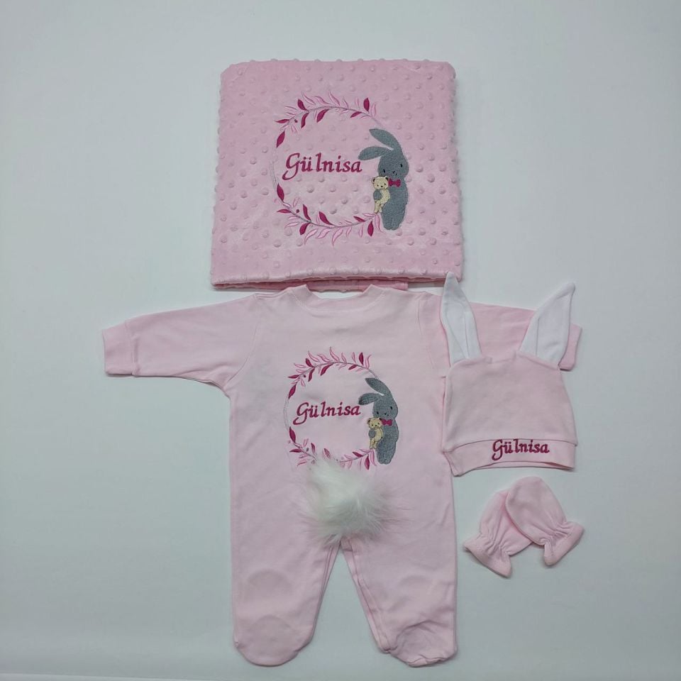 Pembe Gri Tavşan Desenli Nakışlı Dört Parça Hastane Çıkışı