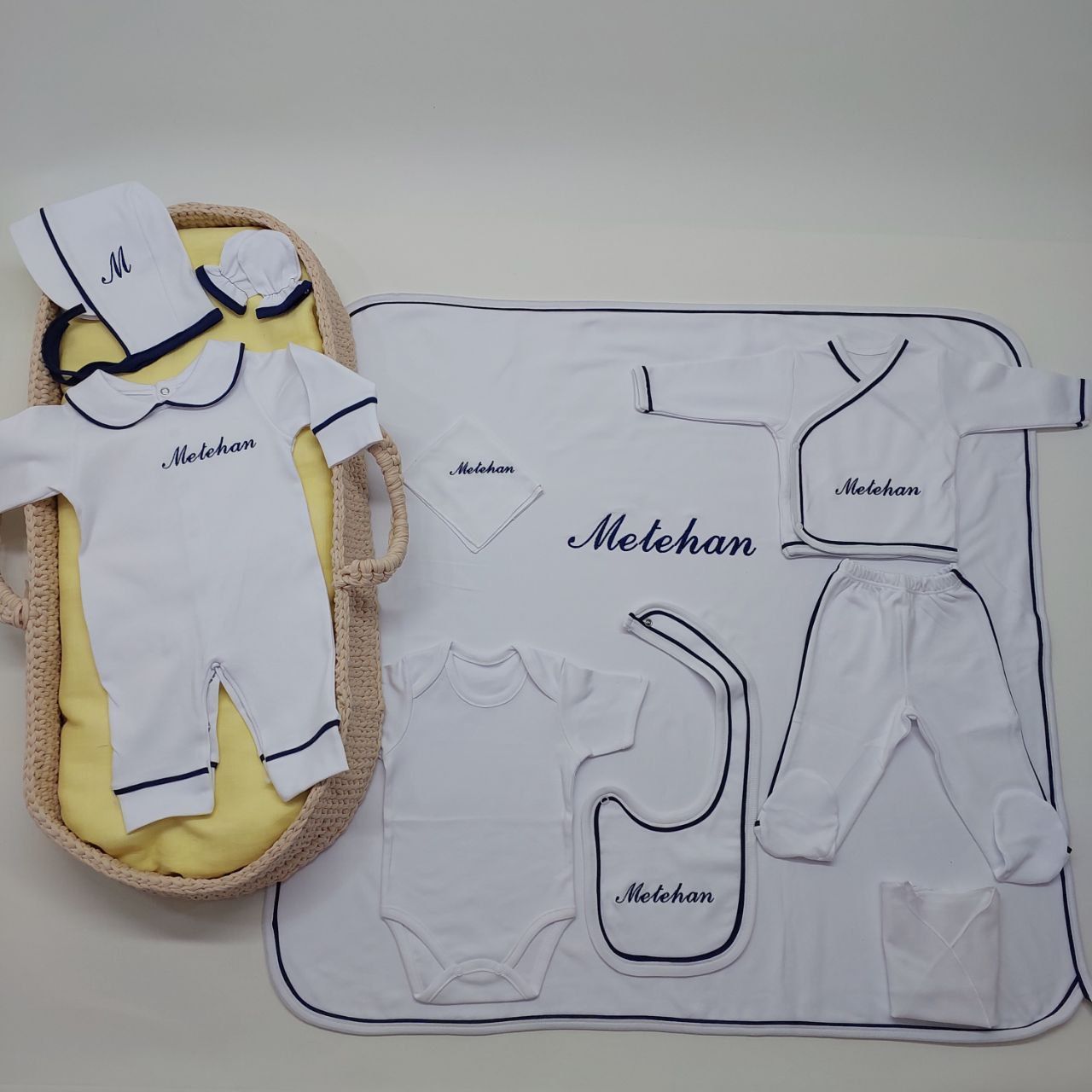 Lacivert Tamamı Biyeli Nakışlı Hastane Çıkış Seti