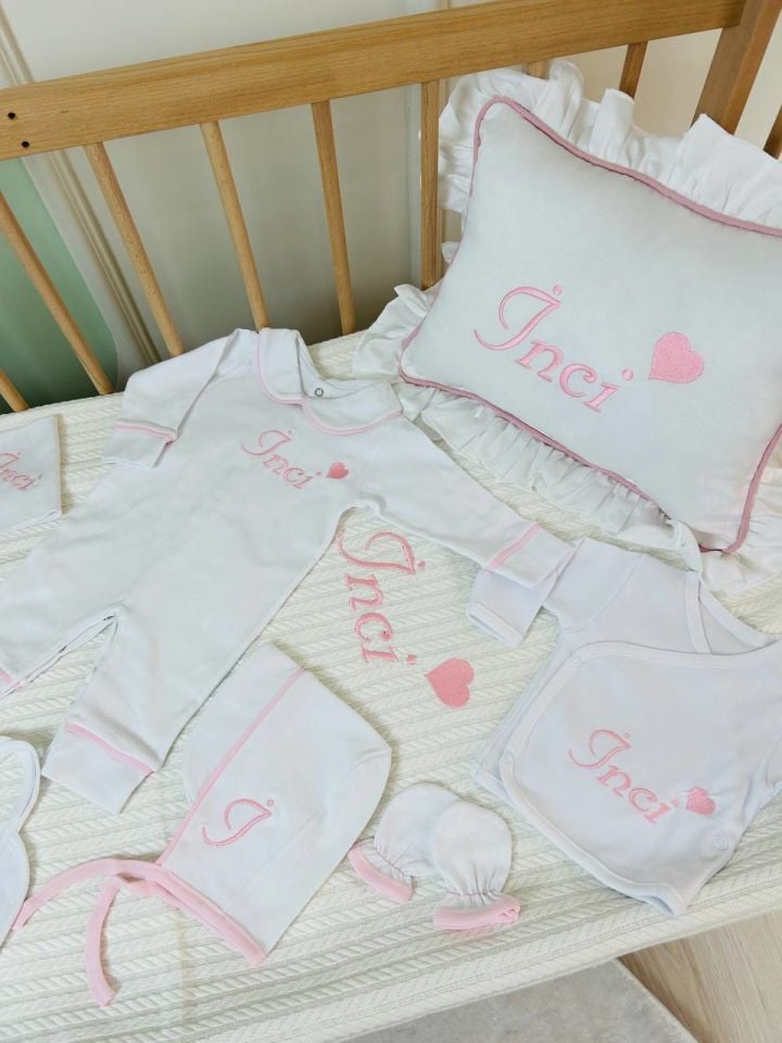 İsme Özel Kalp Desen Nakışlı Hastane Çıkış Seti